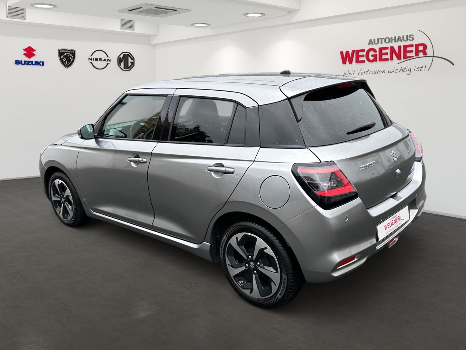 Suzuki SWIFT COMFORT+ HYBRID 1.2 MT CAM NAVI SHZ