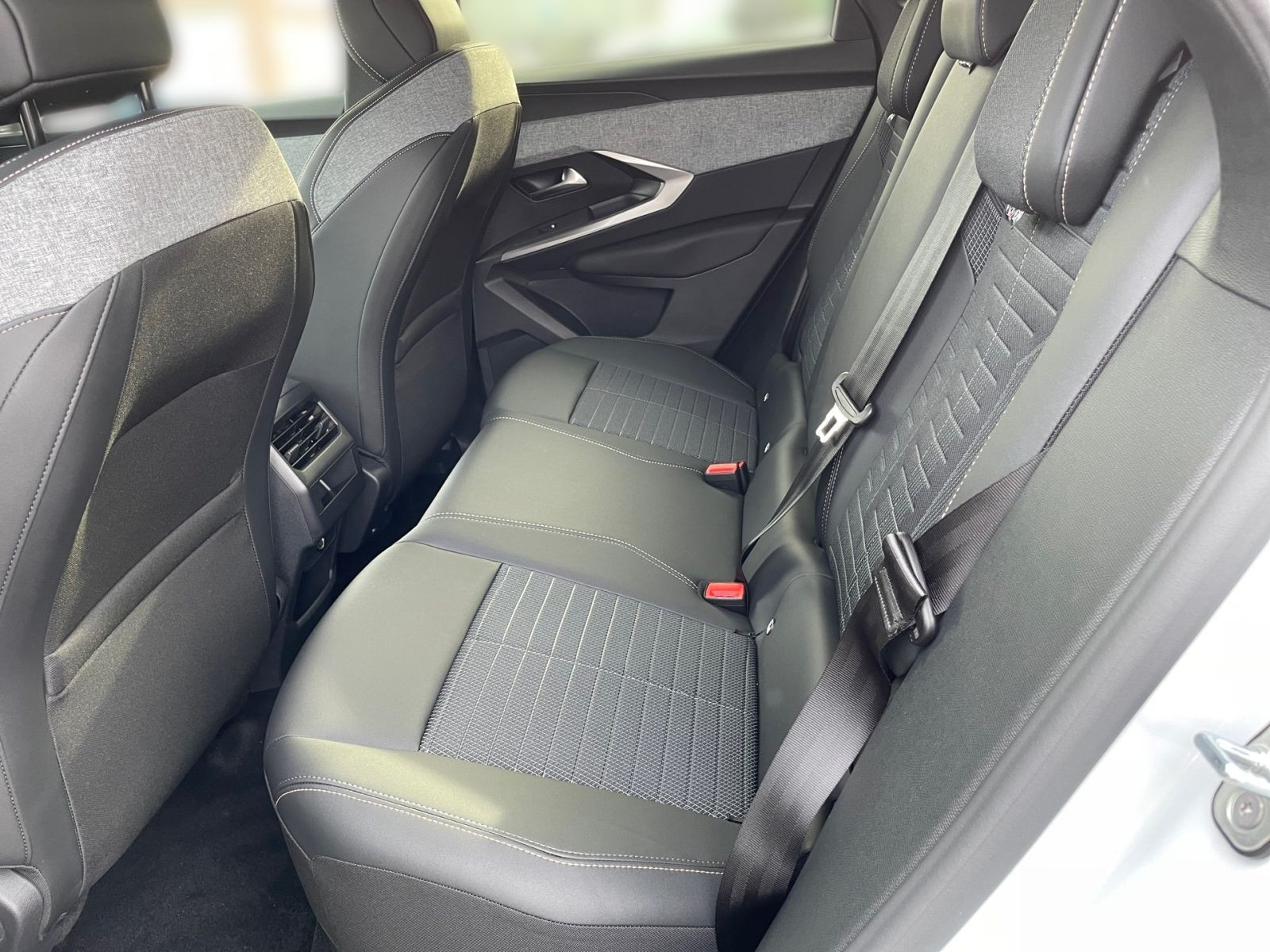 Peugeot 3008 Allure Hybrid 145 e-DSC6 *Kamera*21"Curved*