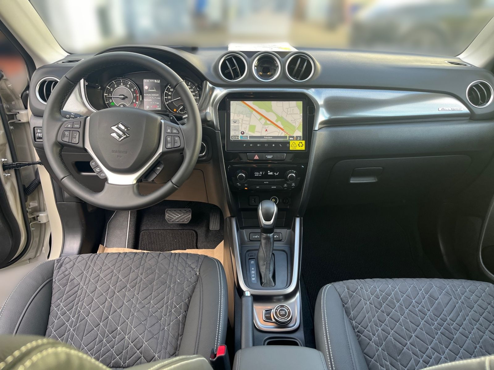 Suzuki VITARA 1.5 COMFORT+ ALLGRIP AGS LED NAVI KAM SHZ