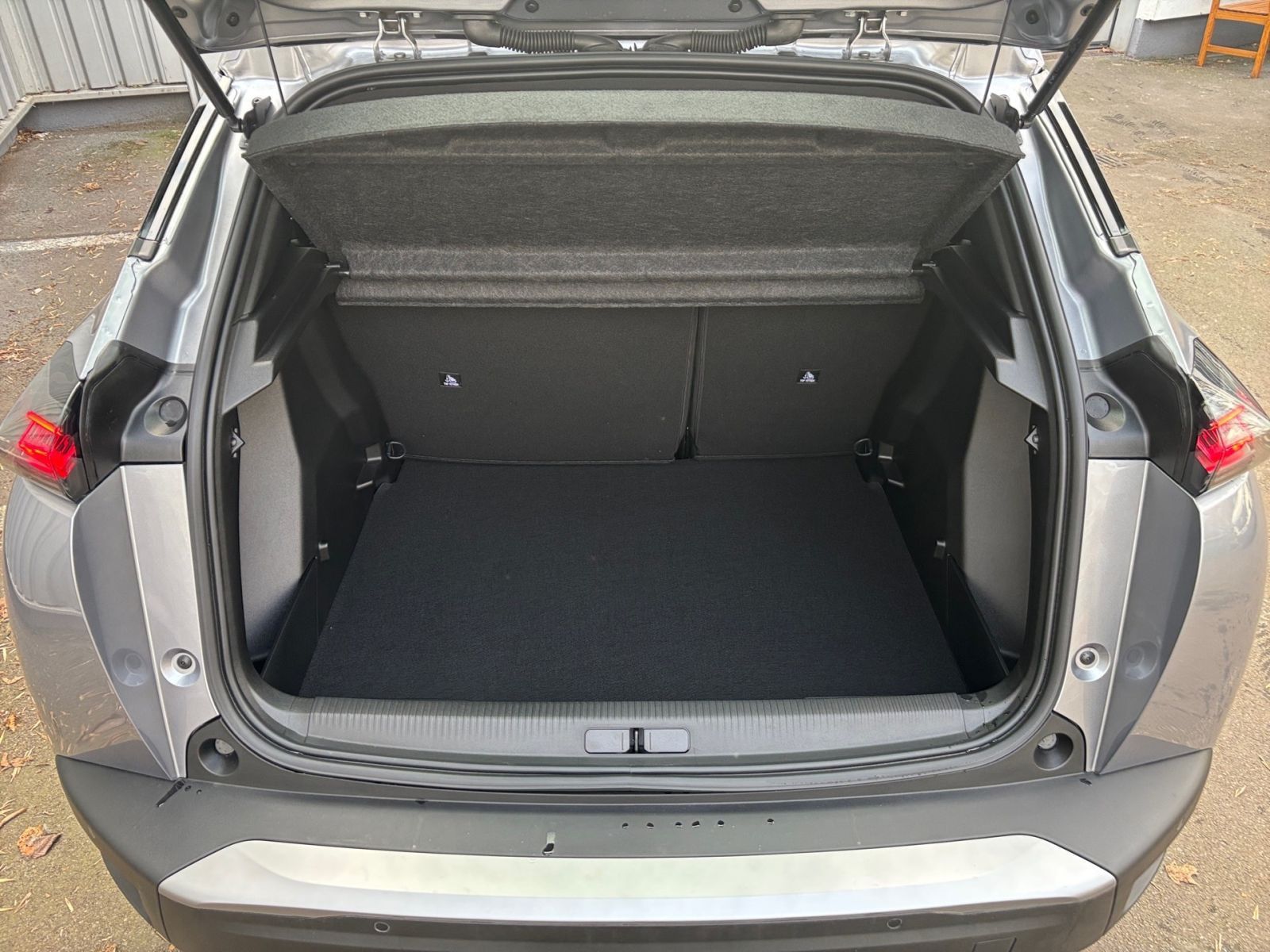 PEUGEOT 2008 Style Hybrid 145 e-DSC6 *SHZ*