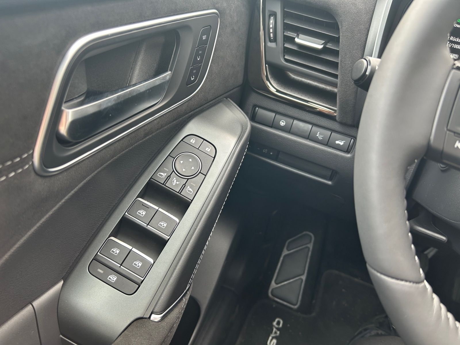 NISSAN Qashqai 1.5 e-Power N-Design Pano*BOSE*Navi