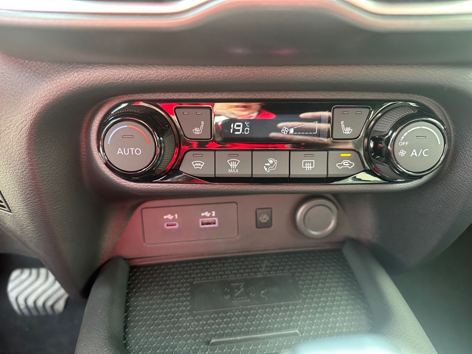 NISSAN Juke N-Connecta 1.6 Hybrid Winterpaket*Navi*360°