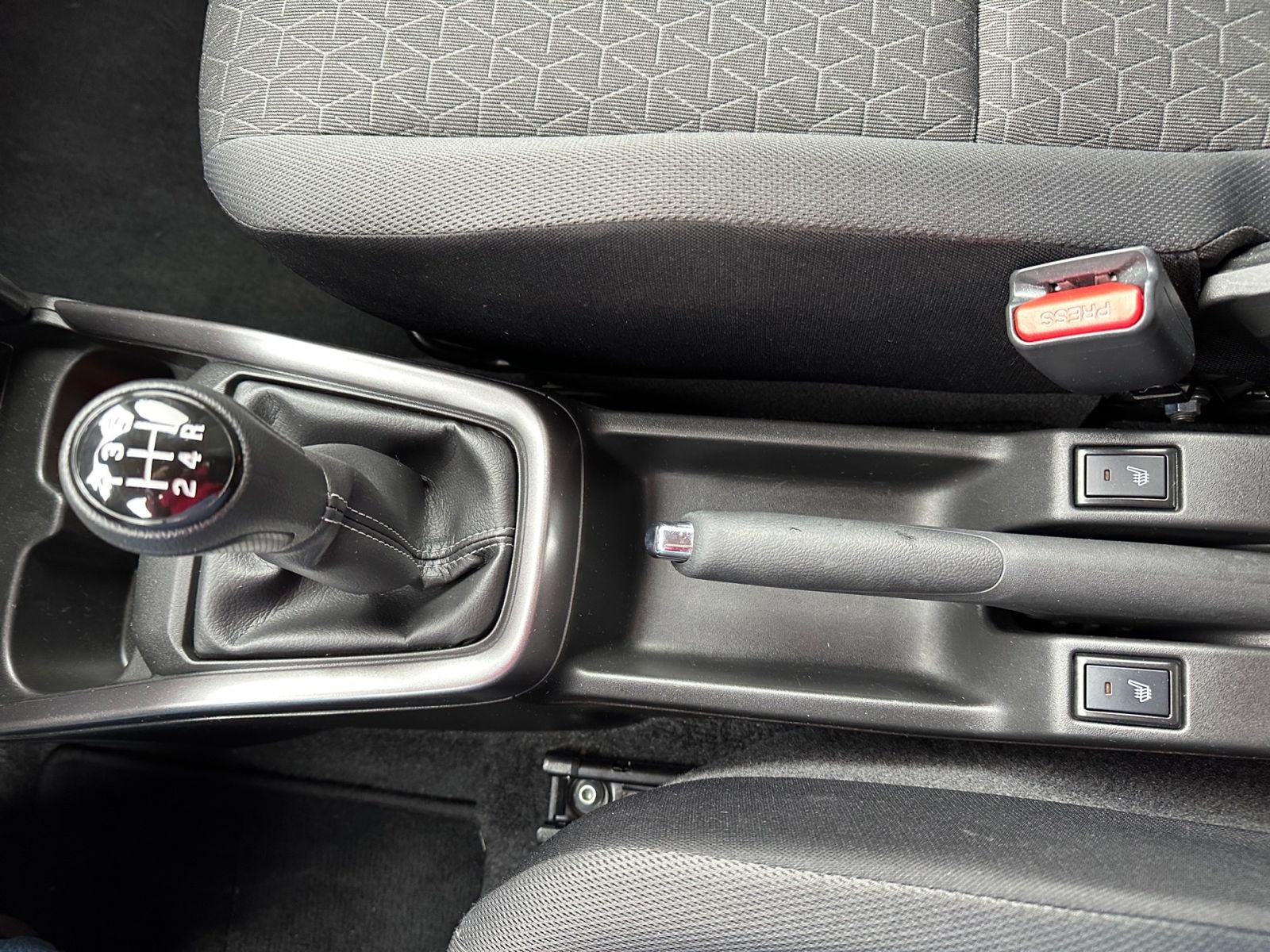Suzuki SWIFT COMFORT+ HYBRID 1.2 MT CAM NAVI SHZ
