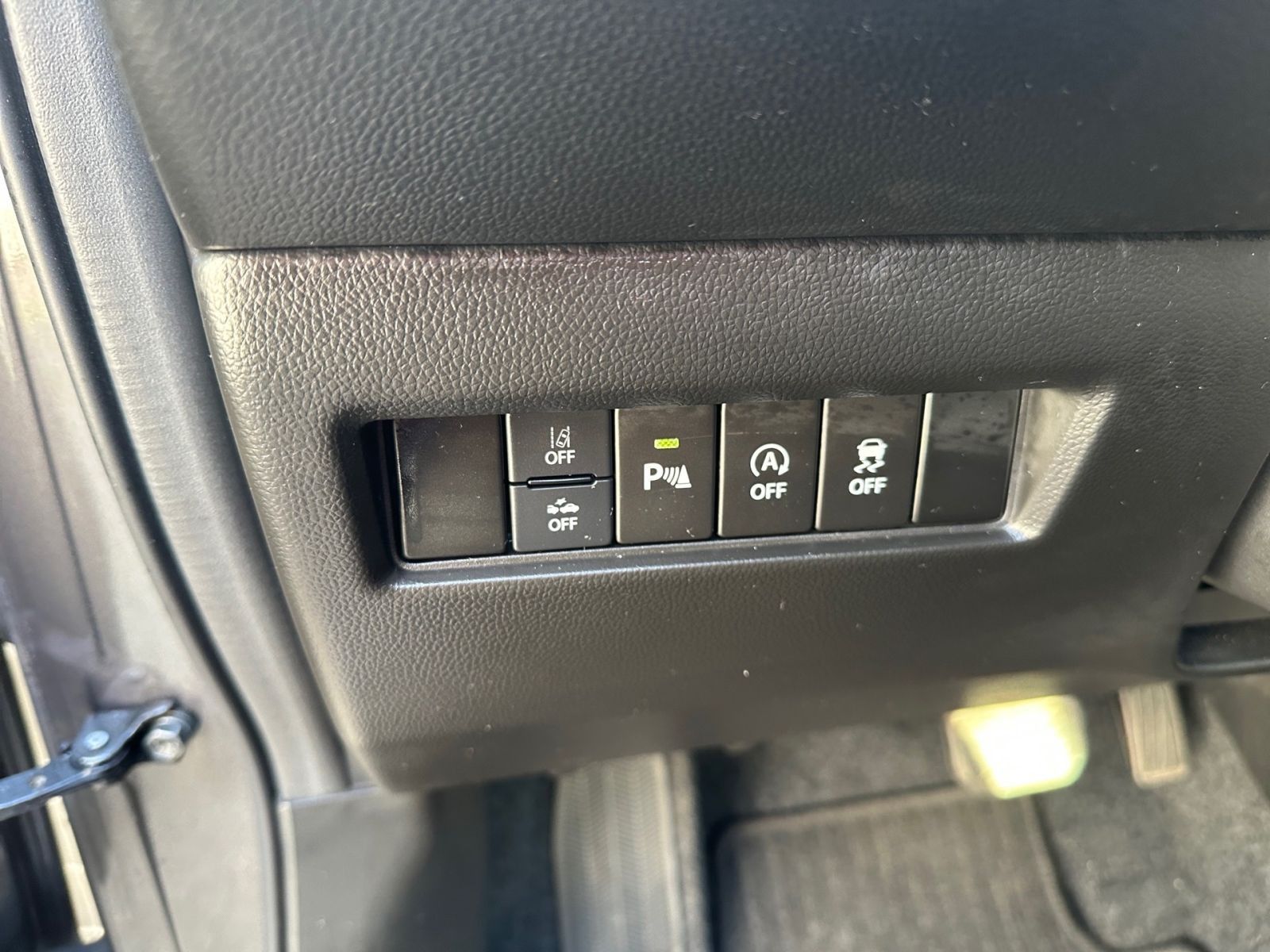 SUZUKI Swift Comfort 1.2 AT HYBRID - CAM SHZ APP`S