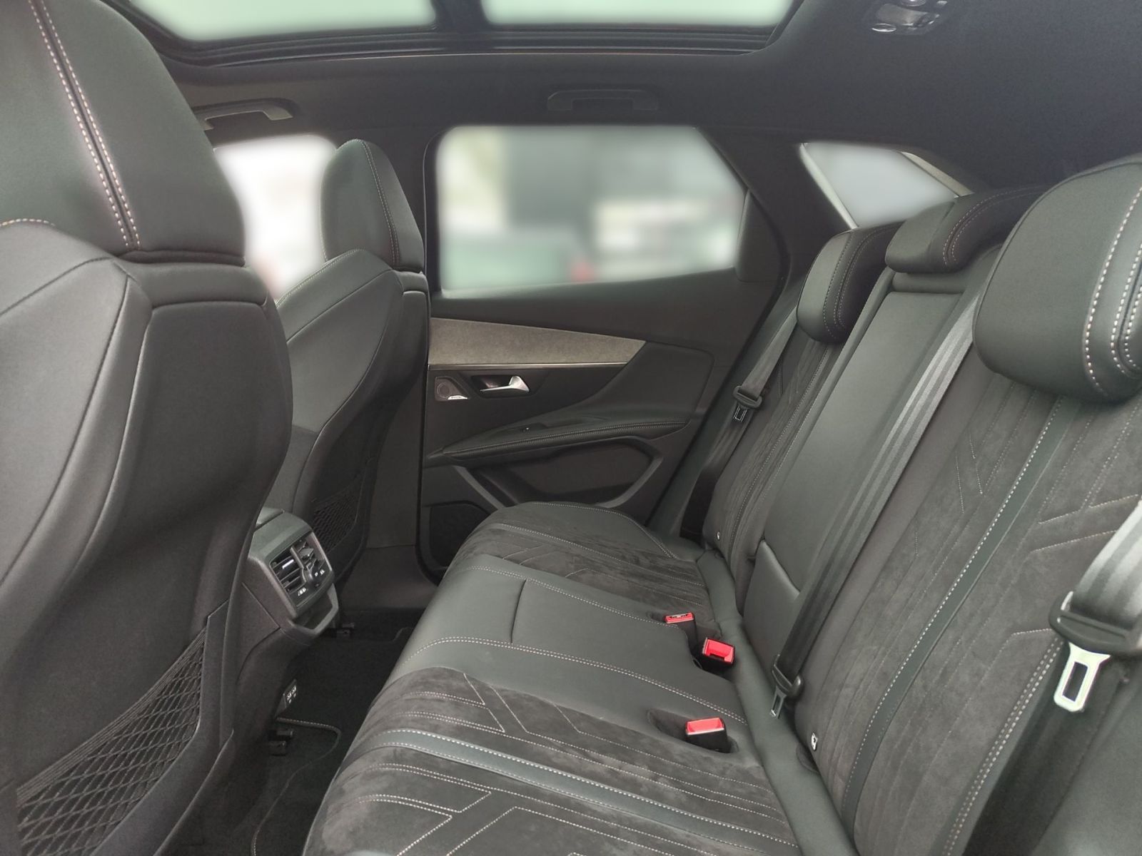PEUGEOT 3008 GT Hybrid4 300 e-EAT8 *SHZ*Kamera*Panorama*