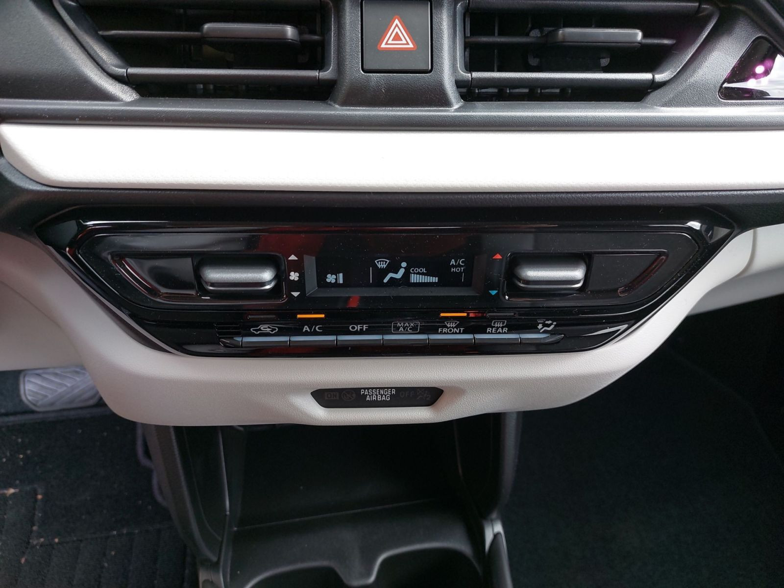 Suzuki SWIFT COMFORT 1.2 AT HYBRID CAM NAVI SHZ