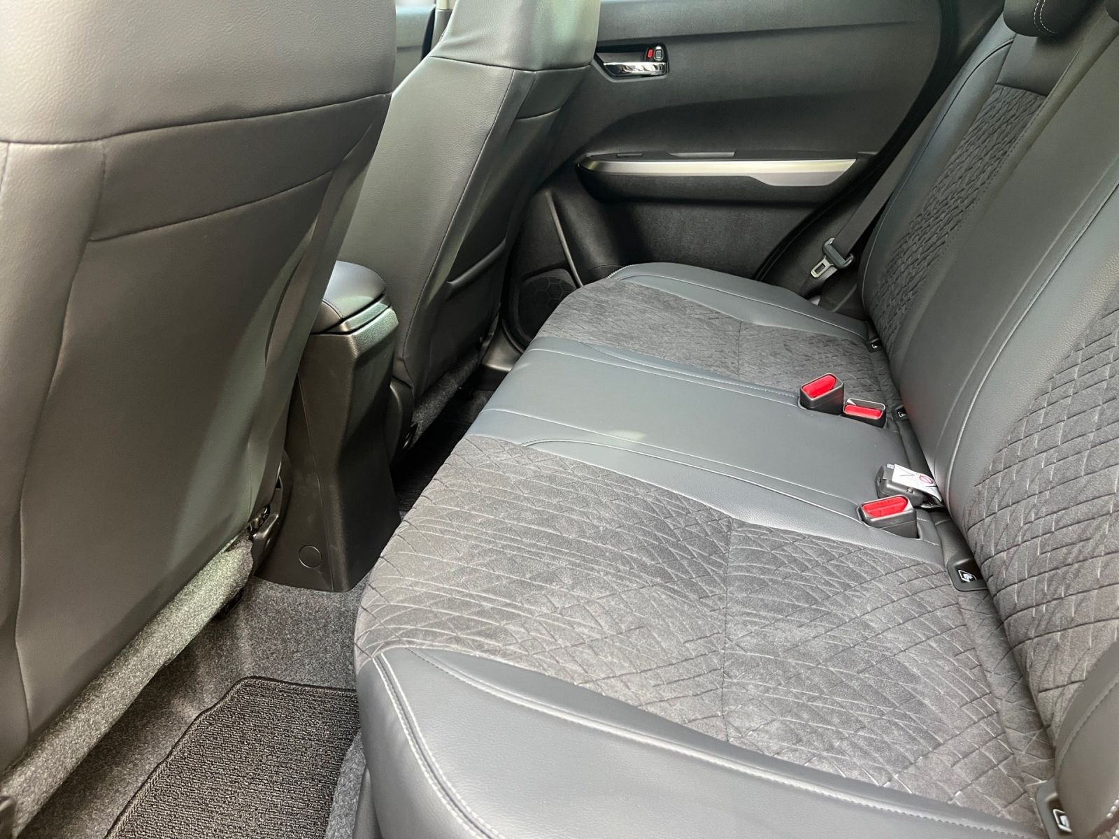 Suzuki VITARA 1.5 COMFORT+ ALLGRIP AGS LED NAVI KAM SHZ