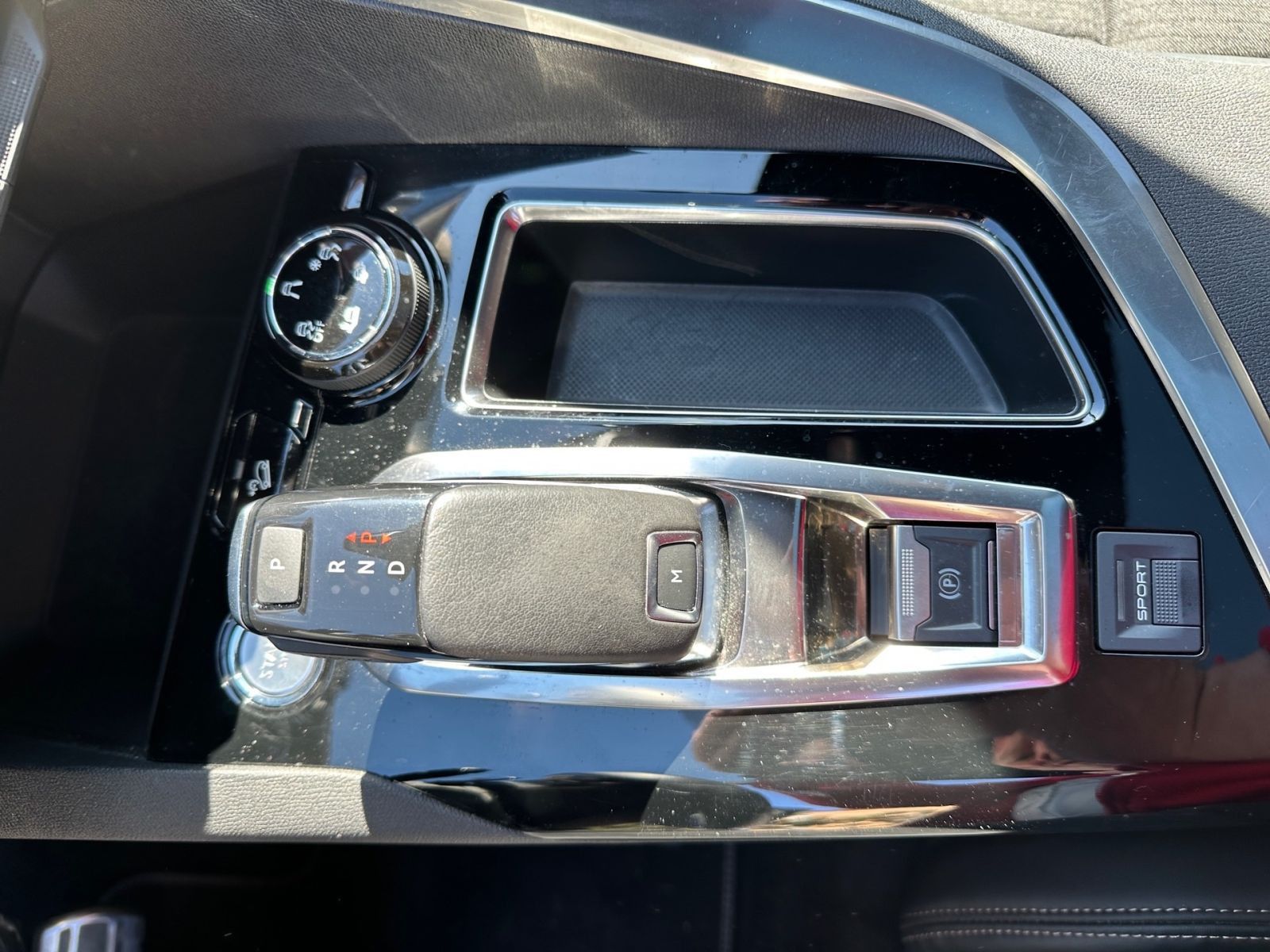 PEUGEOT 3008 GT-LINE 1.6 AHK*Pano*360°*NAVI*Sound*CAM