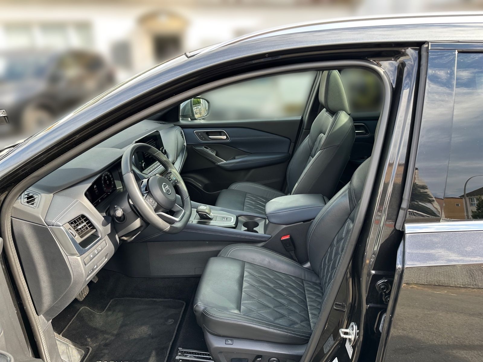 NISSAN Qashqai Tekna+ 1.3 DIG-T MHEV Pano Winter 360°