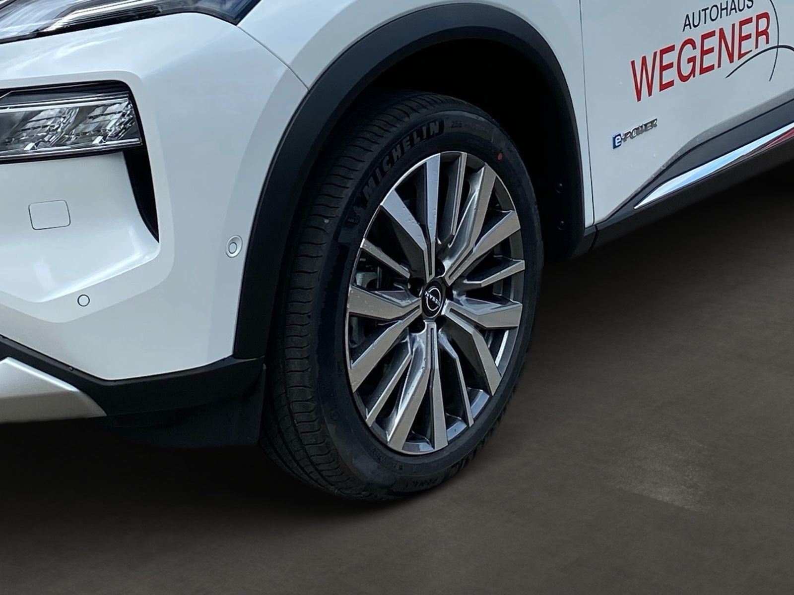 NISSAN X-TRAIL 1.5 VC-T e-4ORCE 213 PS 4x4 Tekna+ 20"