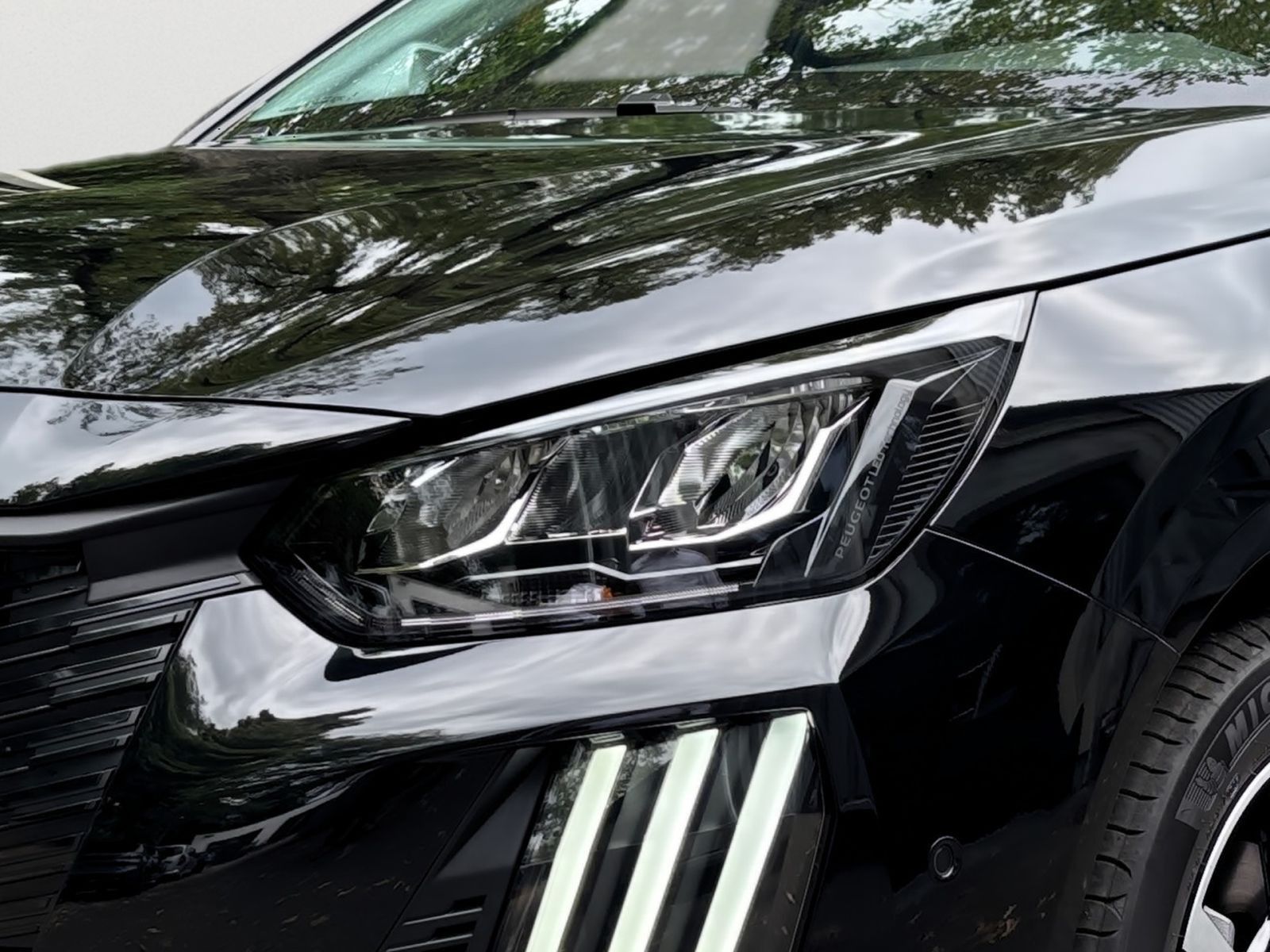 PEUGEOT 208 Allure HYBRID 110 e-DSC6 *SHZ*ACC*CarPlay*