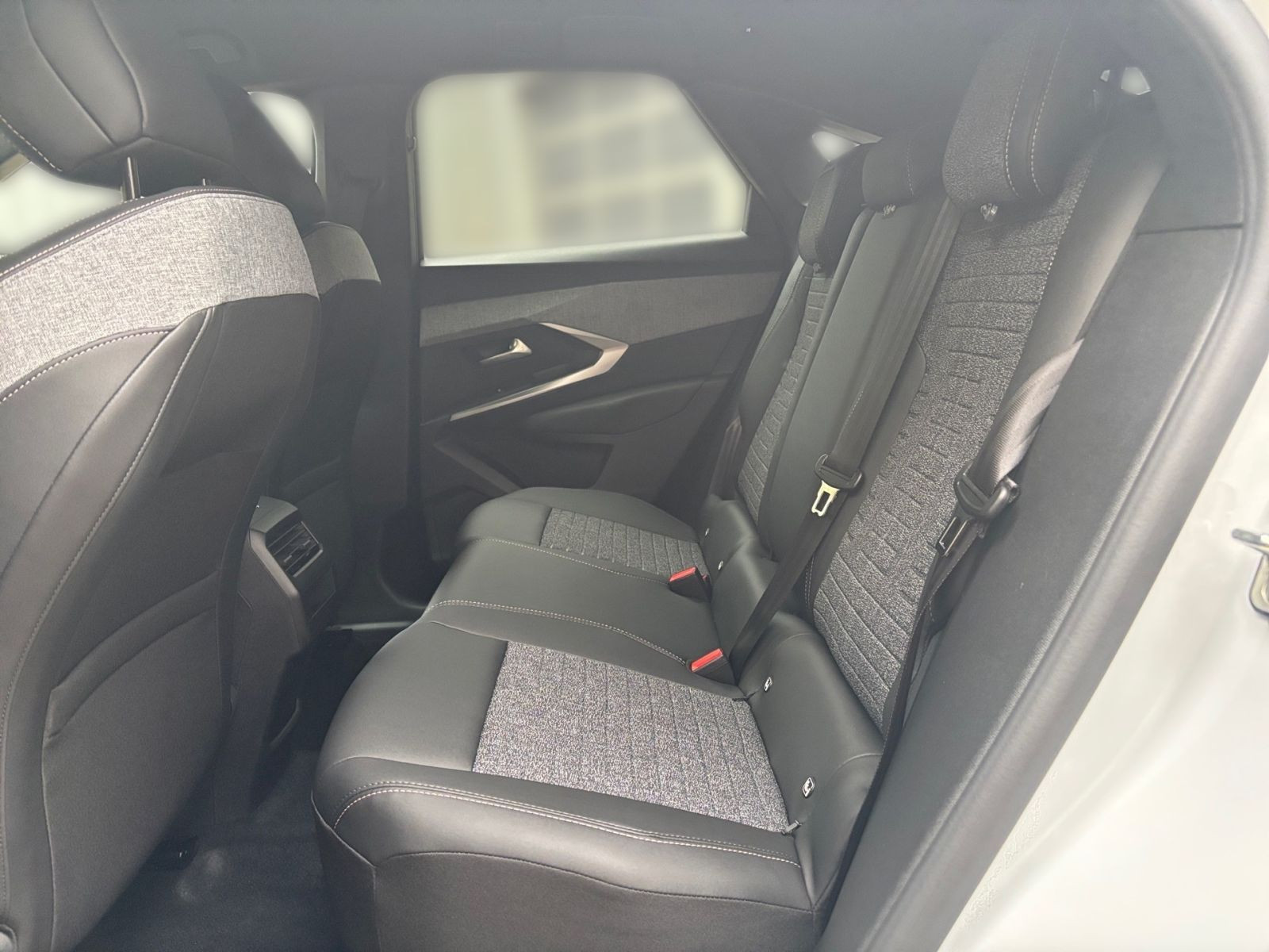 Peugeot 3008 Allure Business HYBRID 145 e-DSC6 *SHZ*Kamera*