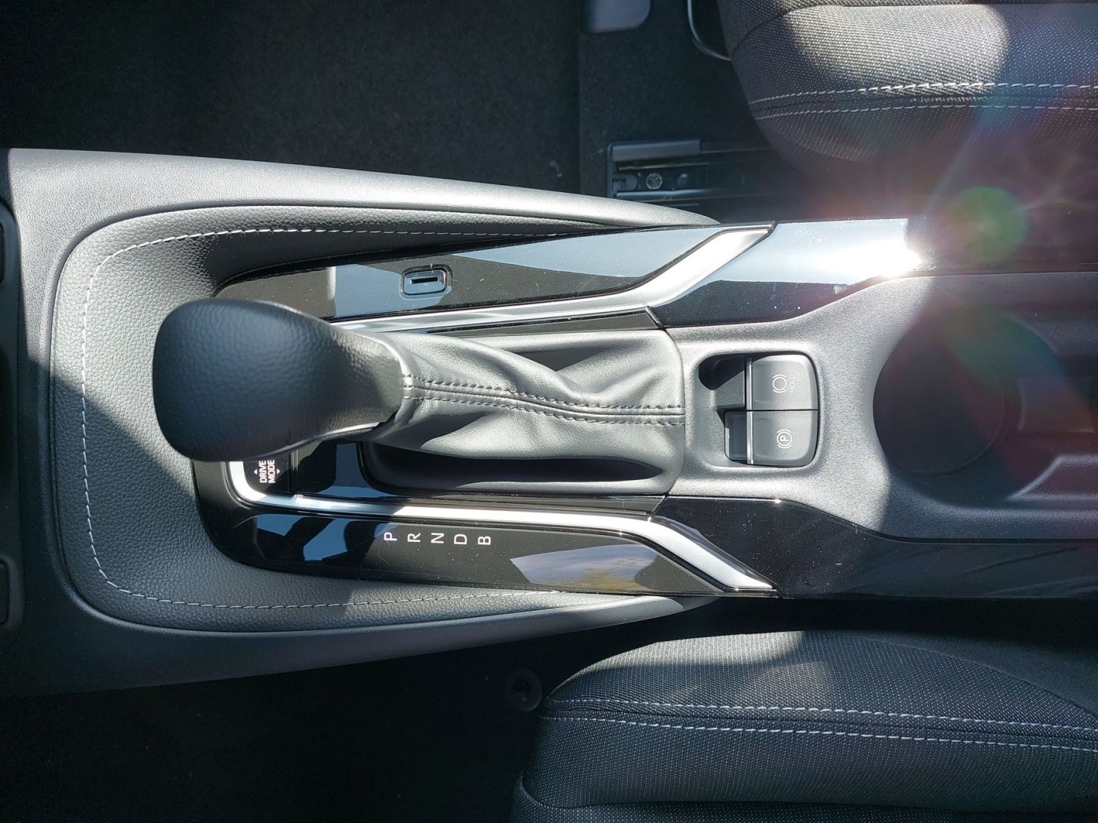 SUZUKI Swace 1.8 Comfort+ CVT Hybrid Navi*CarPlay