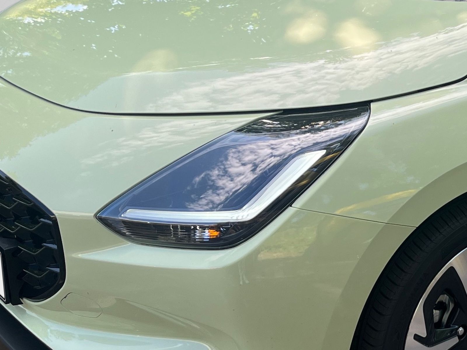 Suzuki SWIFT COMFORT+ CVT HYBRID