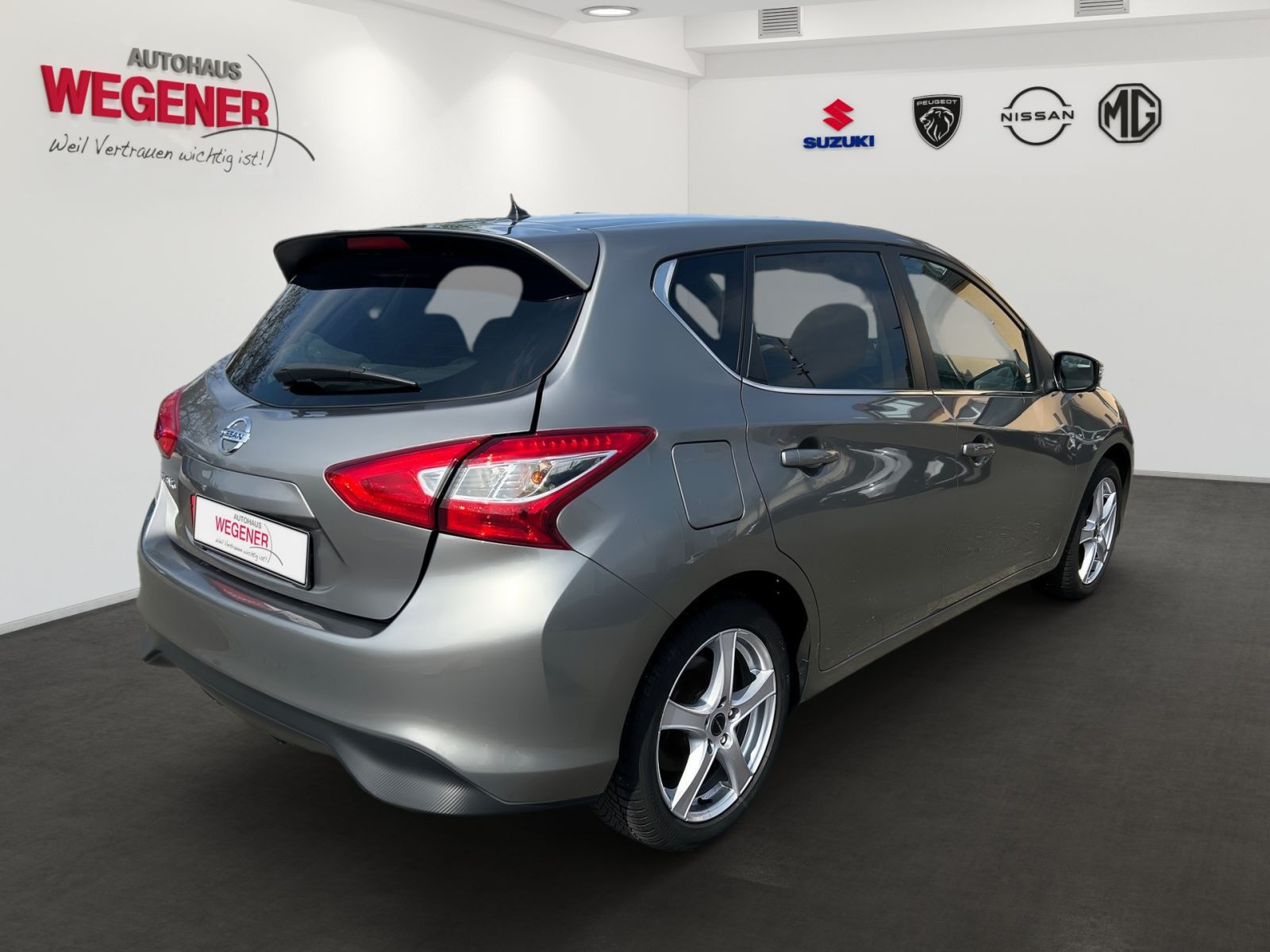 Nissan Pulsar TEKNA*NAVI*KLIMA*STANDHEIZUNG*8-FACHB*360°