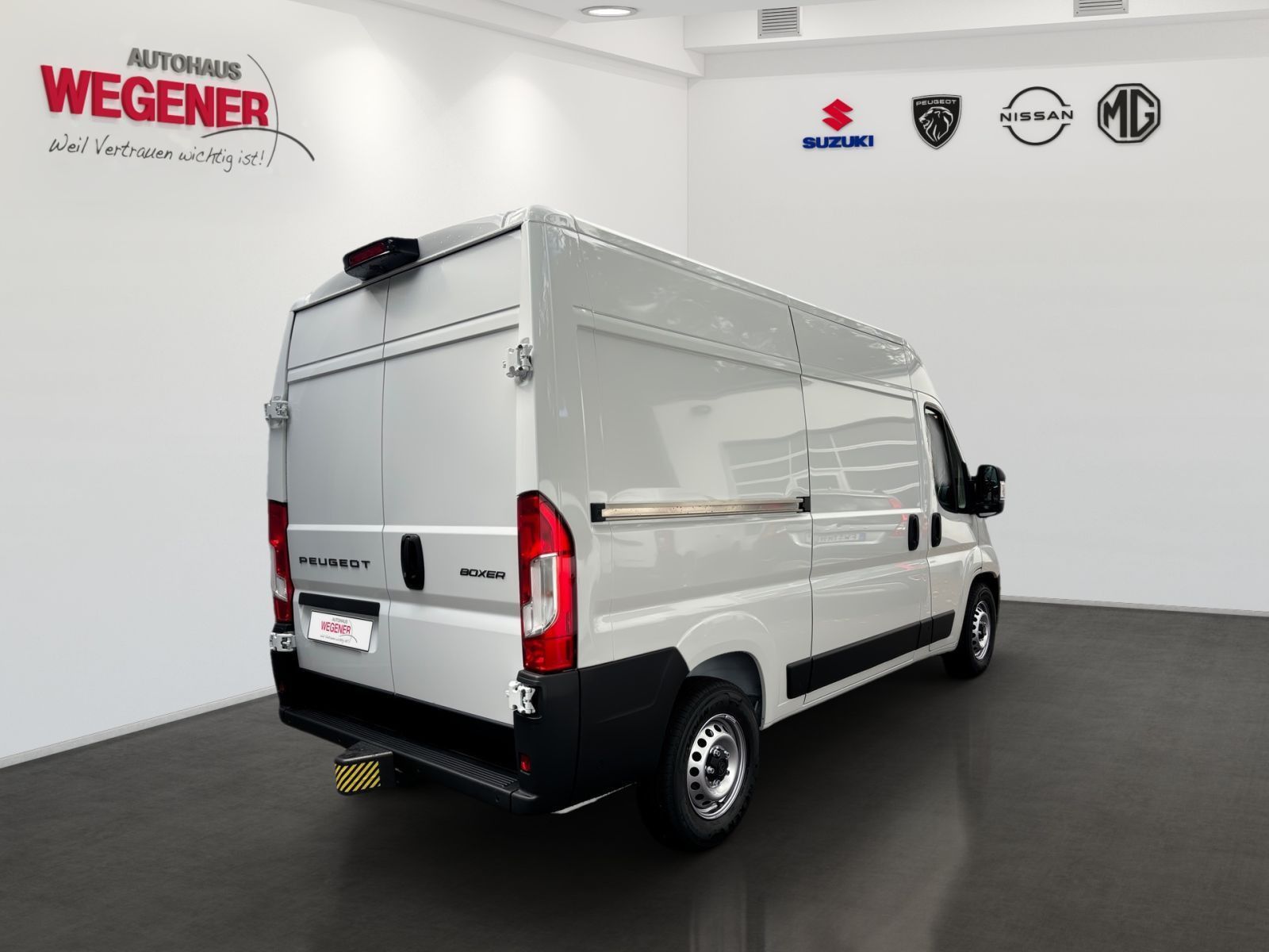 PEUGEOT Boxer Kastenwagen 335 L2H2 BlueHDi 140 EAT8