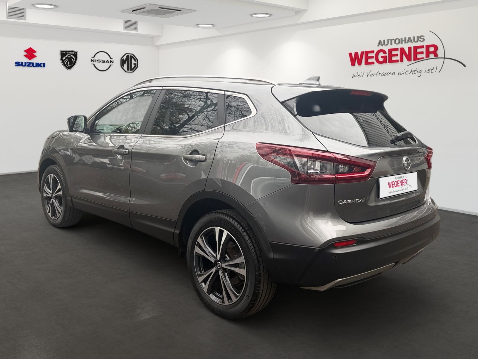 NISSAN Qashqai Zama 1.3 AT 360CAM PANO SHZ NAVI CarPlay