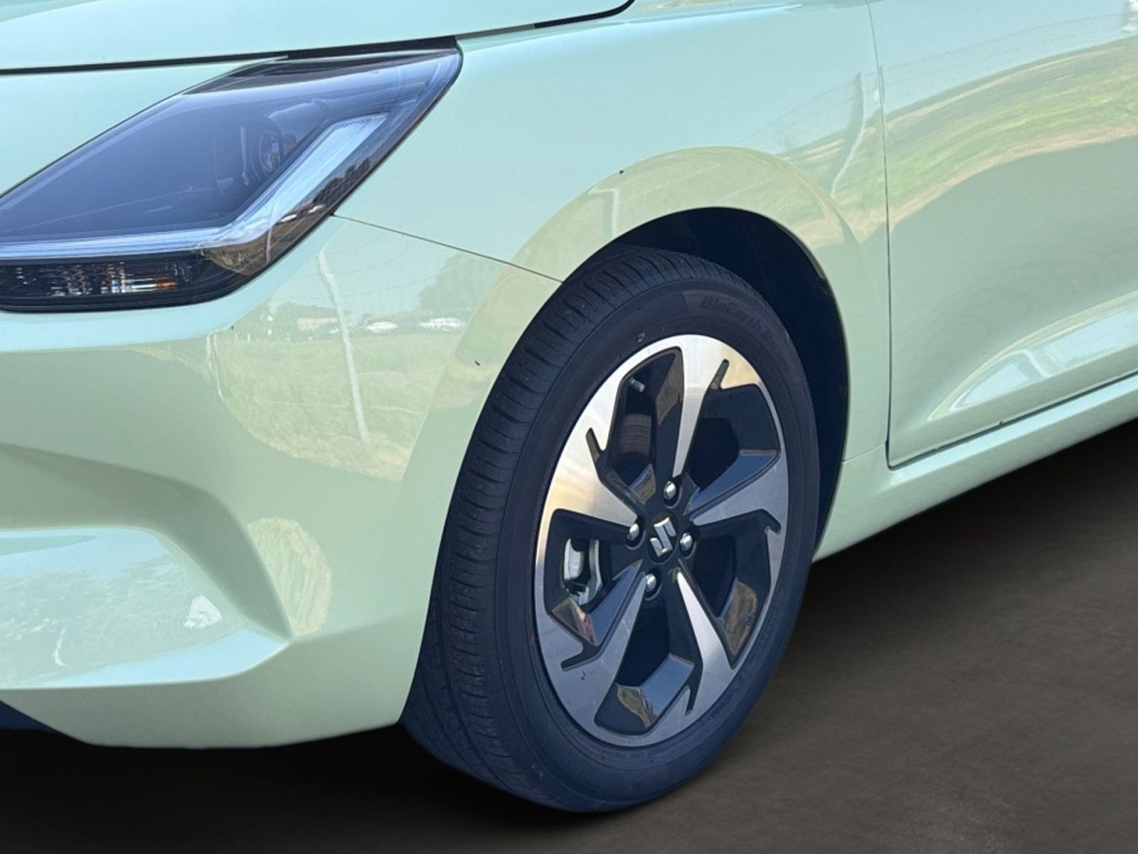 Suzuki SWIFT COMFORT+ CVT HYBRID (61kW)