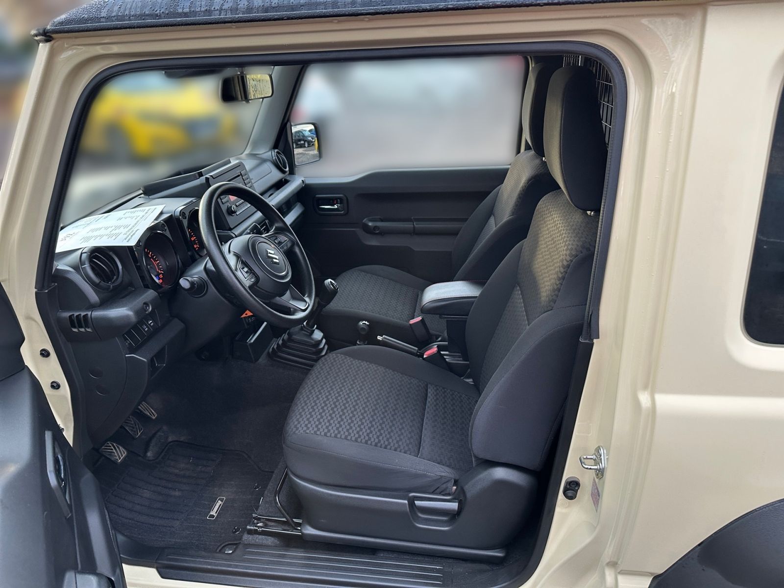 SUZUKI JIMNY COMFORT 1.5 4x4 AHK SHZ RADIO/CD LED