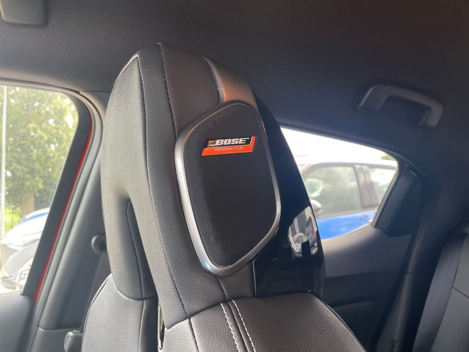 Nissan JUKE TEKNA 1.6 Hybrid 4AMT BOSE 360°KAMERA 19"LM