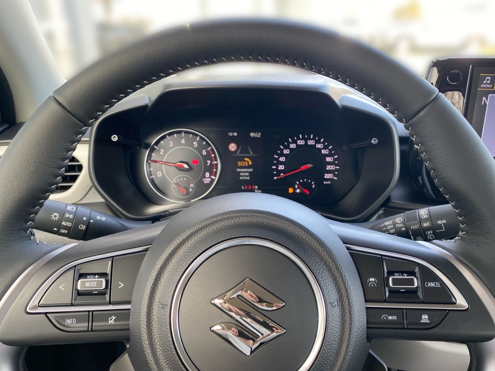 SUZUKI SWIFT COMFORT+ HYBRID 61kW)