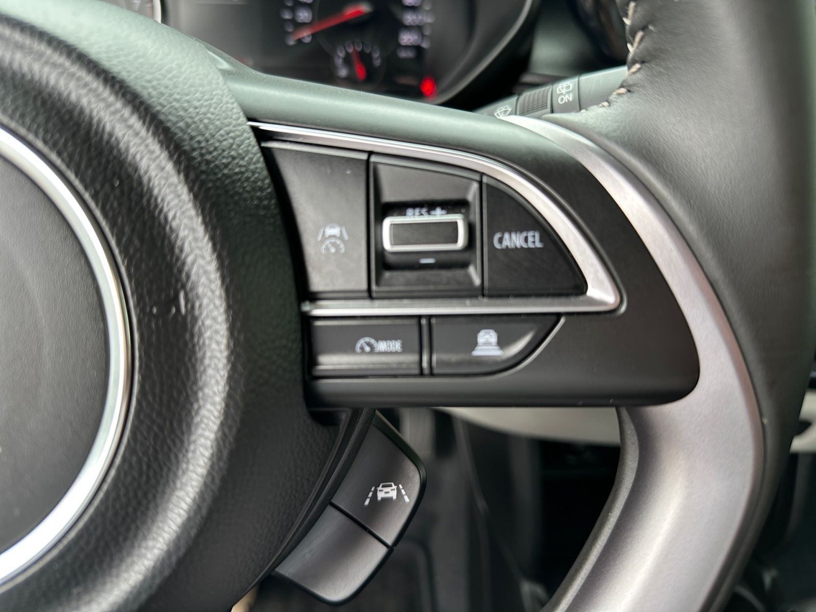 SUZUKI SWIFT COMFORT AT Hybrid ACC*Navi*Kamera*PDC