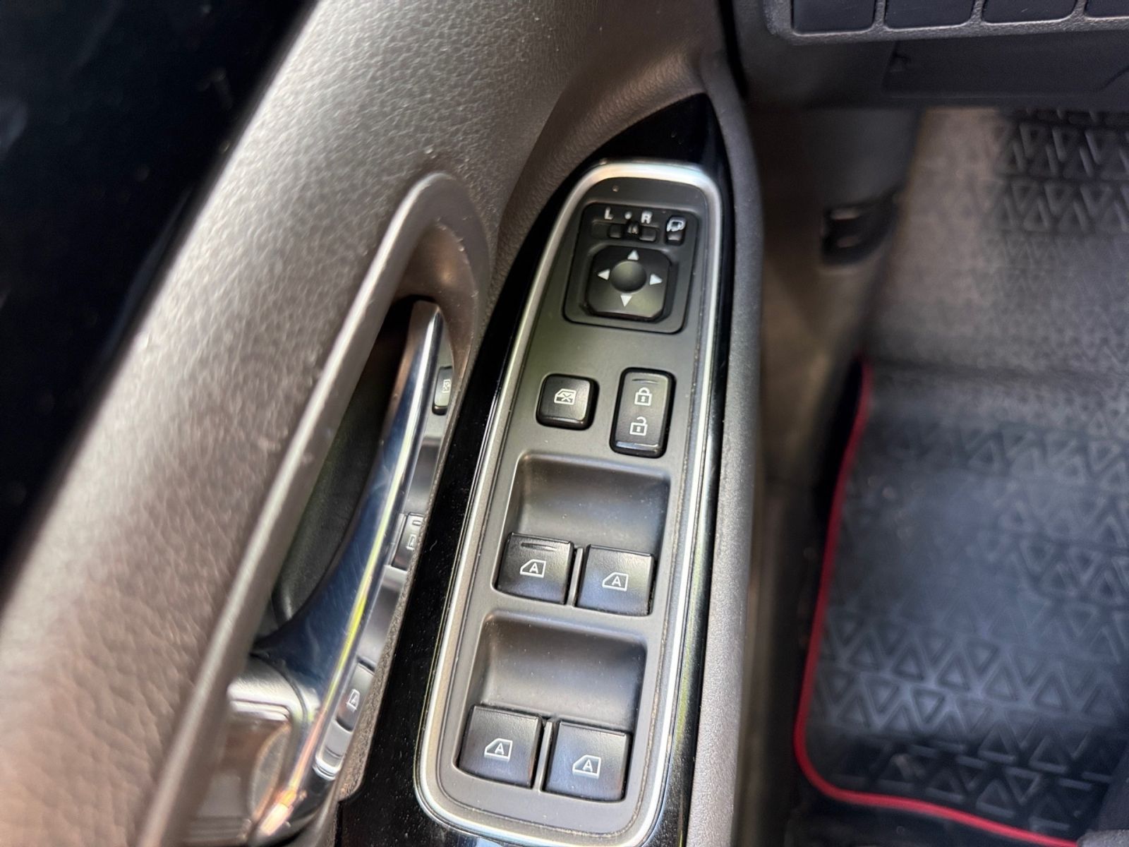 MITSUBISHI Outlander Hybrid 2.4 4WD CVT CarPlay*Kessy*CAM
