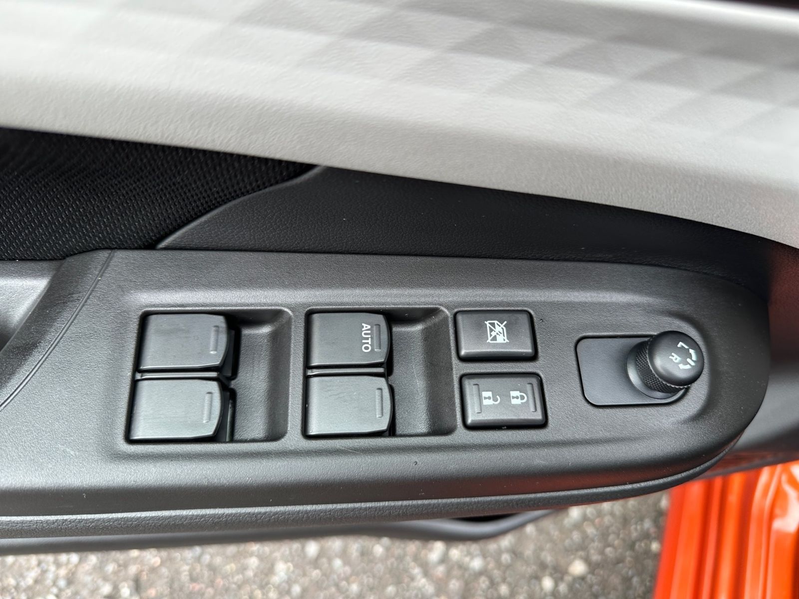 SUZUKI SWIFT COMFORT AT Hybrid ACC*Navi*Kamera*PDC