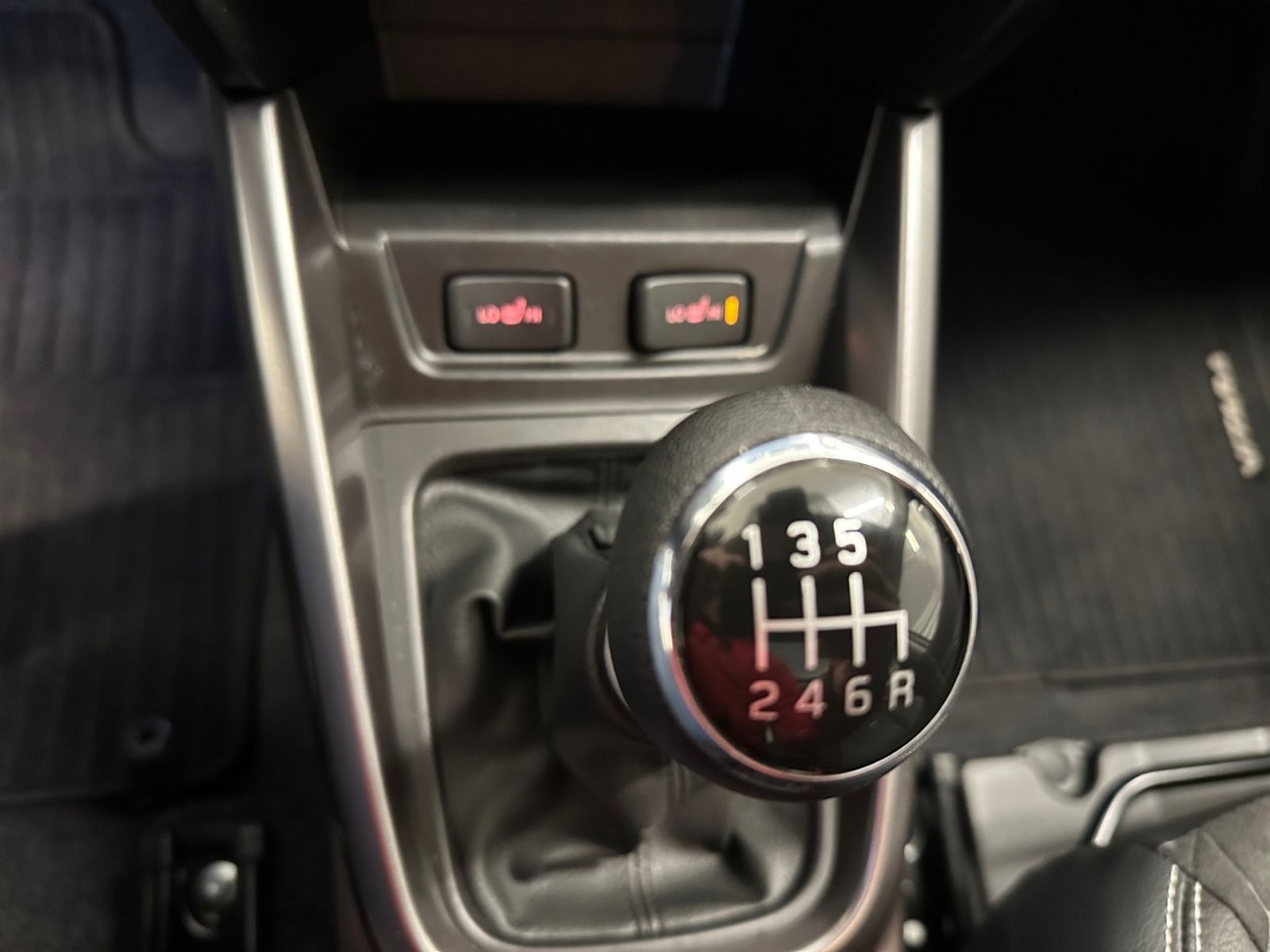 SUZUKI VITARA COMFORT+ HYBRID 1.4 MT NAVI KAM SHZ SCHIE