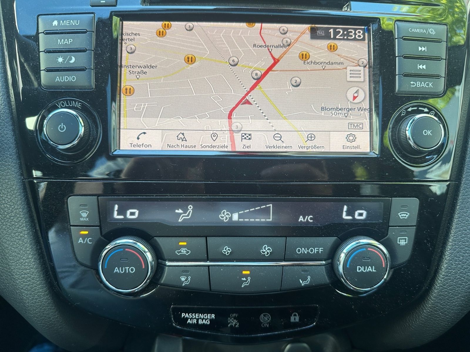 Nissan Qashqai 1.3 AT DIG-T Tekna 360°*PANO*NAVI*Bluet.