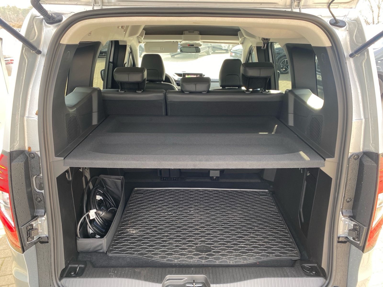 NISSAN Townstar Kombi EV TEKNA LED 360°KAM SHZ Keyless