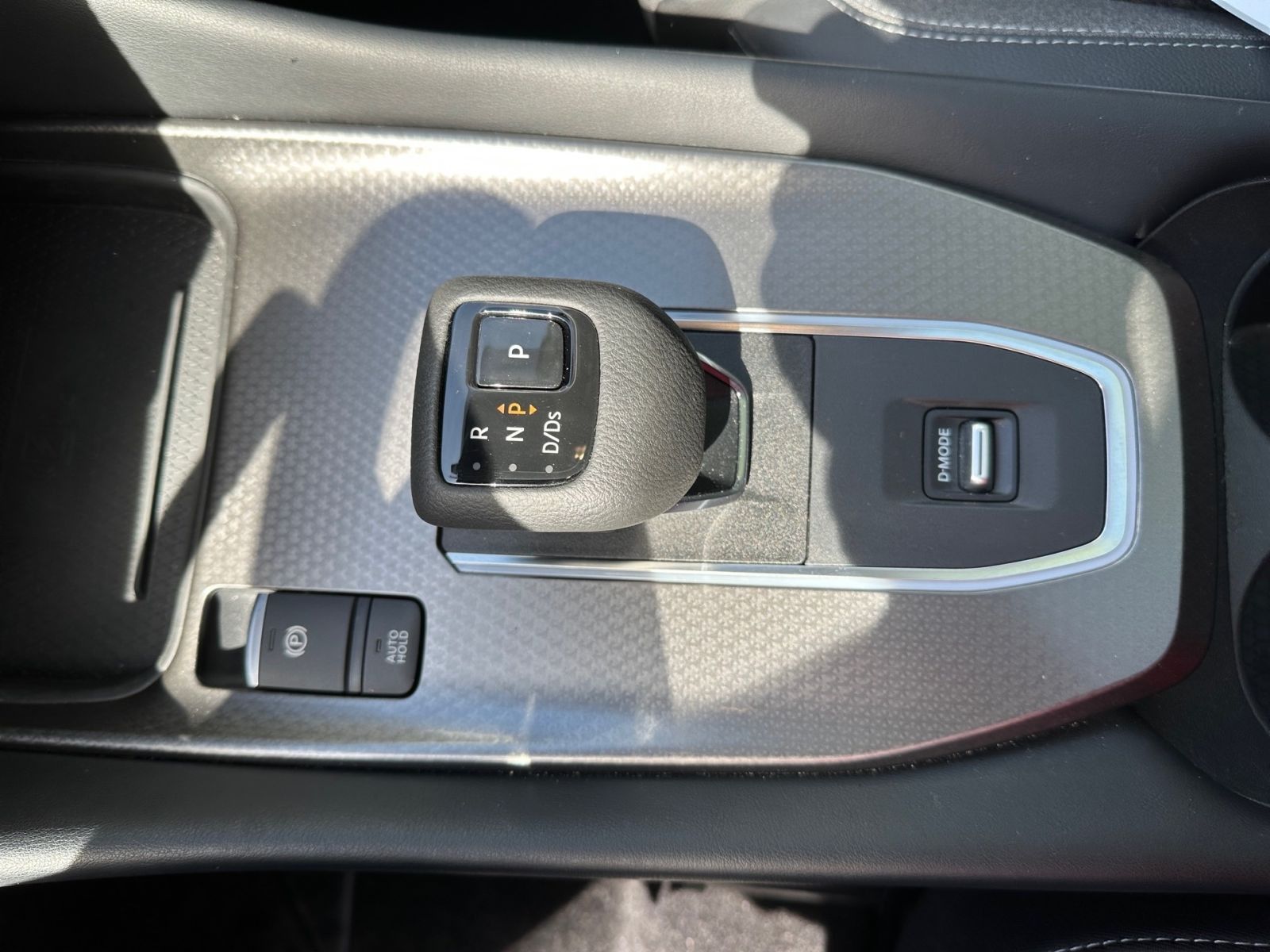 NISSAN Qashqai 1.3 DIG-T N-Connecta HeadUp*Pano*Navi