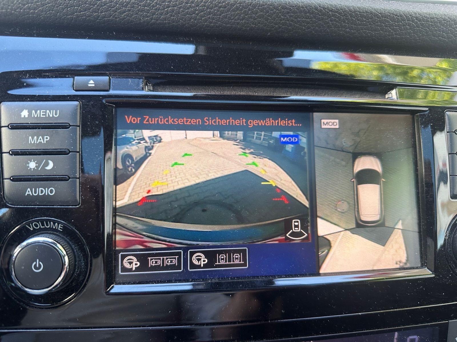 Nissan Qashqai 1.3 AT DIG-T Tekna 360°*PANO*NAVI*Bluet.