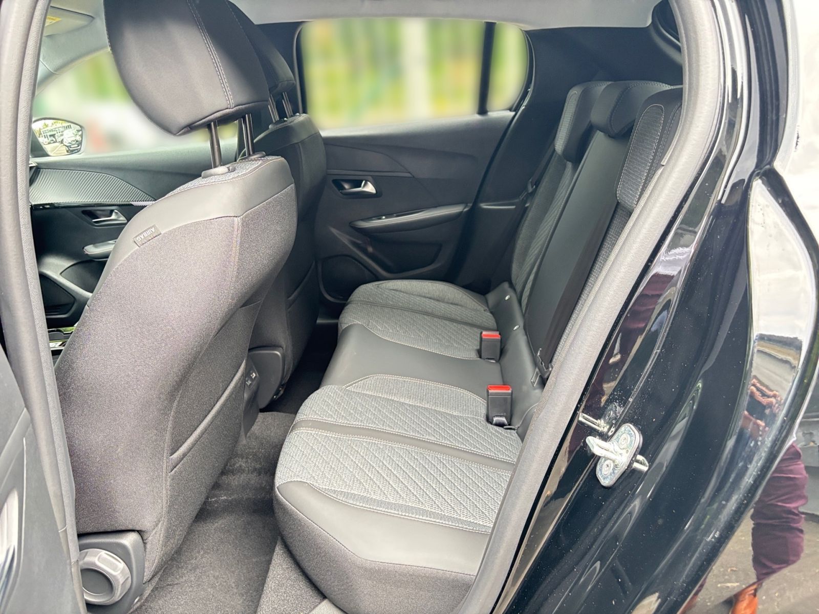 PEUGEOT 208 Allure HYBRID 110 e-DSC6 *SHZ*ACC*CarPlay*