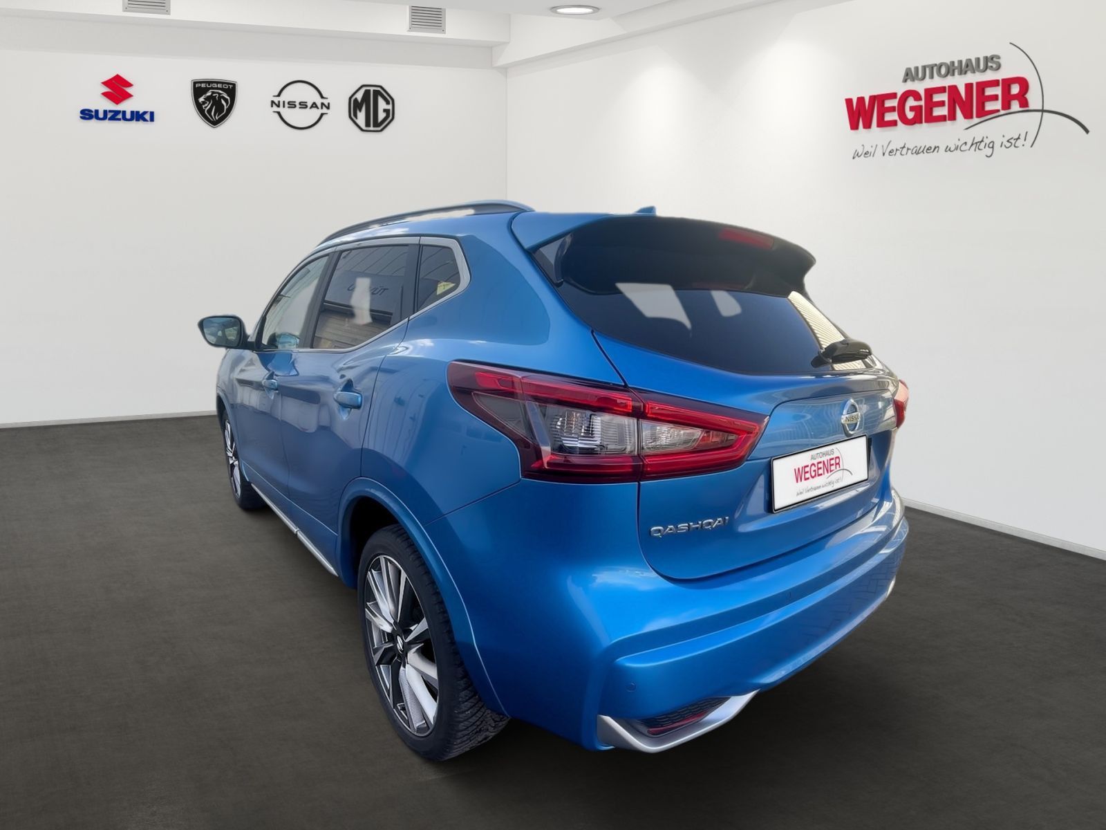 NISSAN Qashqai 1.3 TEKNA Autom.*Navi*Winterpaket*Pano