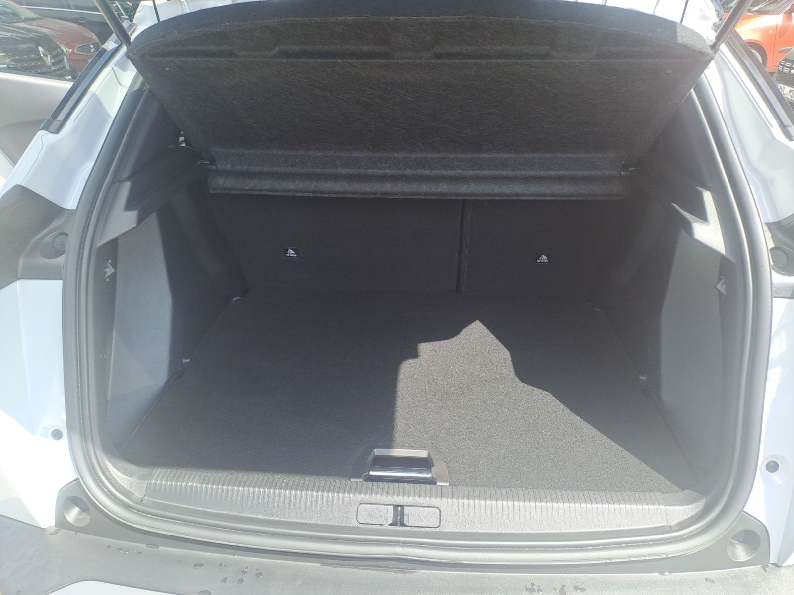 Peugeot 2008 1.2 GT AT Navi Leder Shz 1.Hand Allwetter