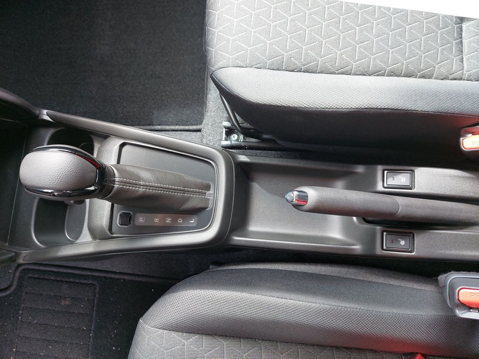 Suzuki SWIFT COMFORT 1.2 AT HYBRID CAM NAVI SHZ