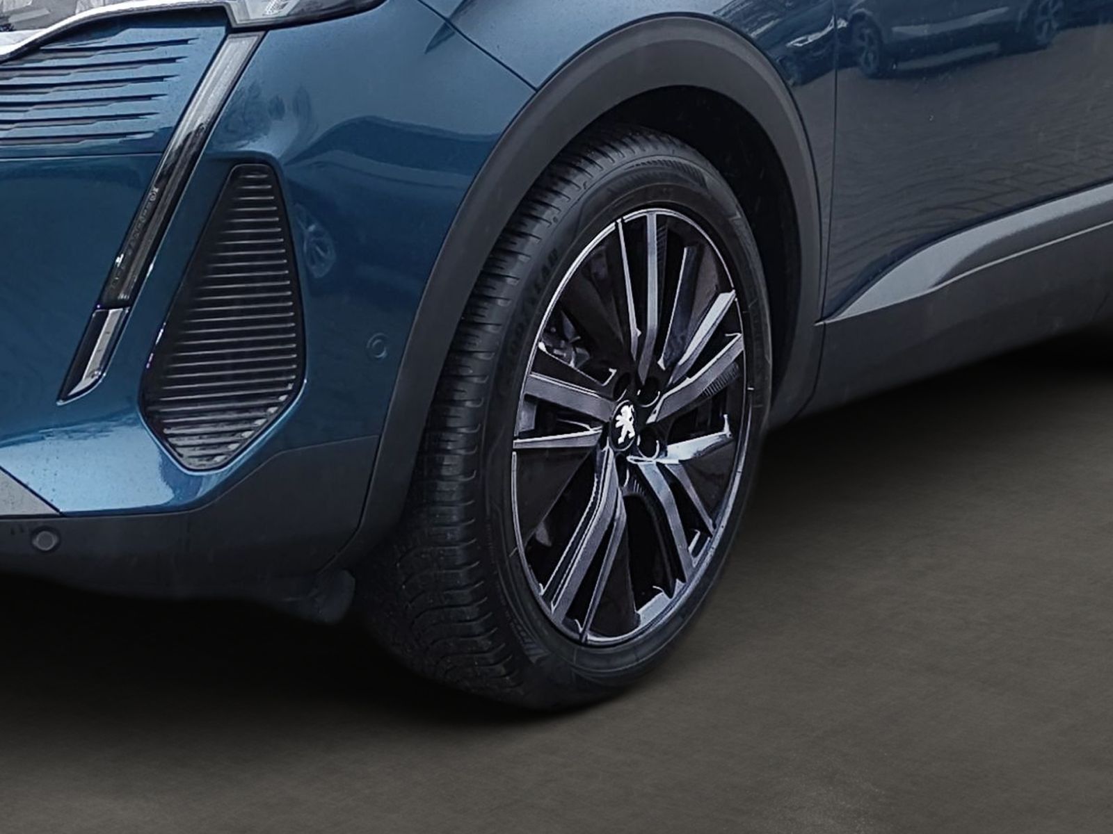 PEUGEOT 3008 GT Hybrid4 300 e-EAT8 *SHZ*Kamera*Panorama*