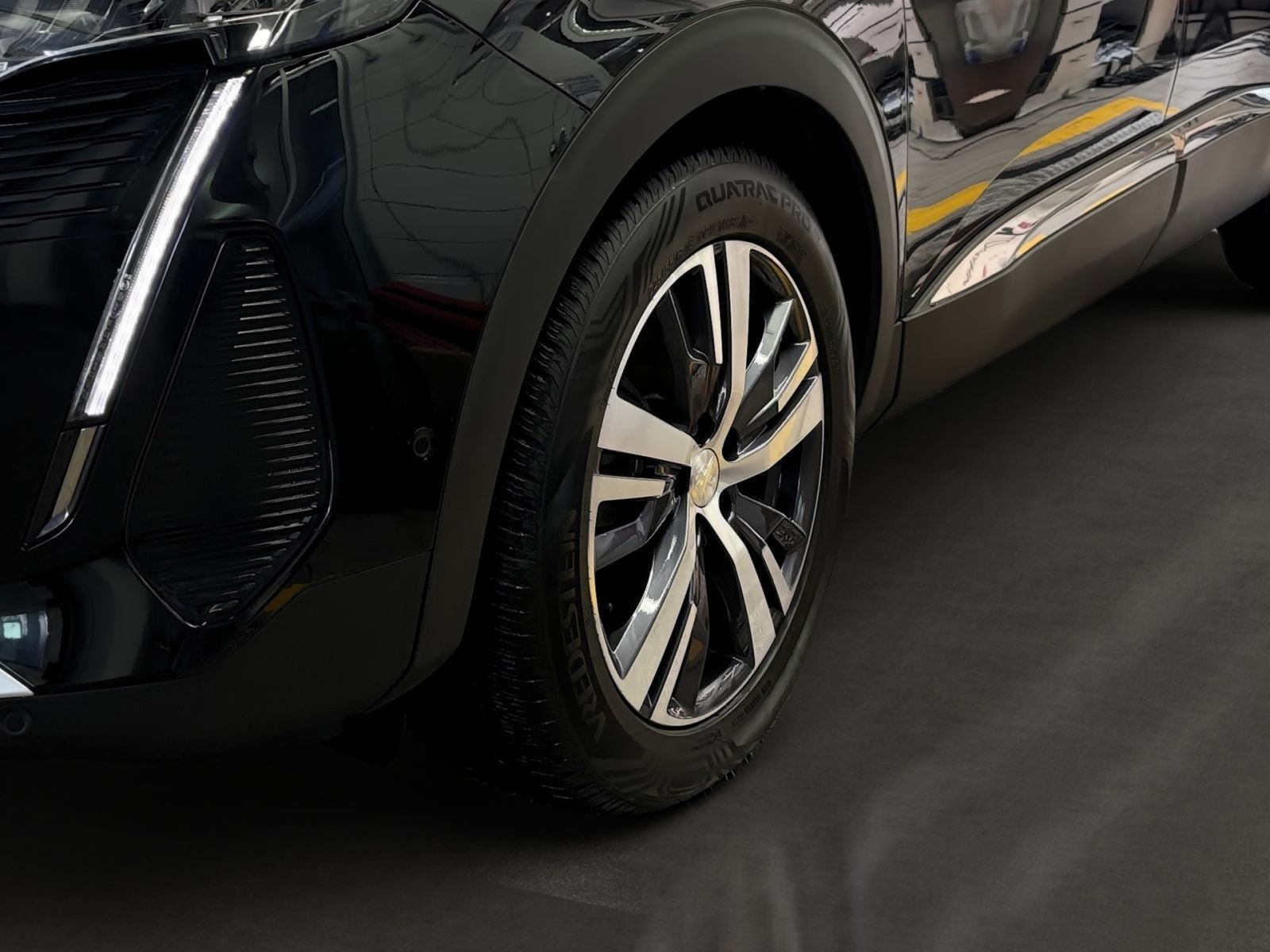 PEUGEOT 5008 Allure PureTech 130 EAT8 *Kamera*SHZ*