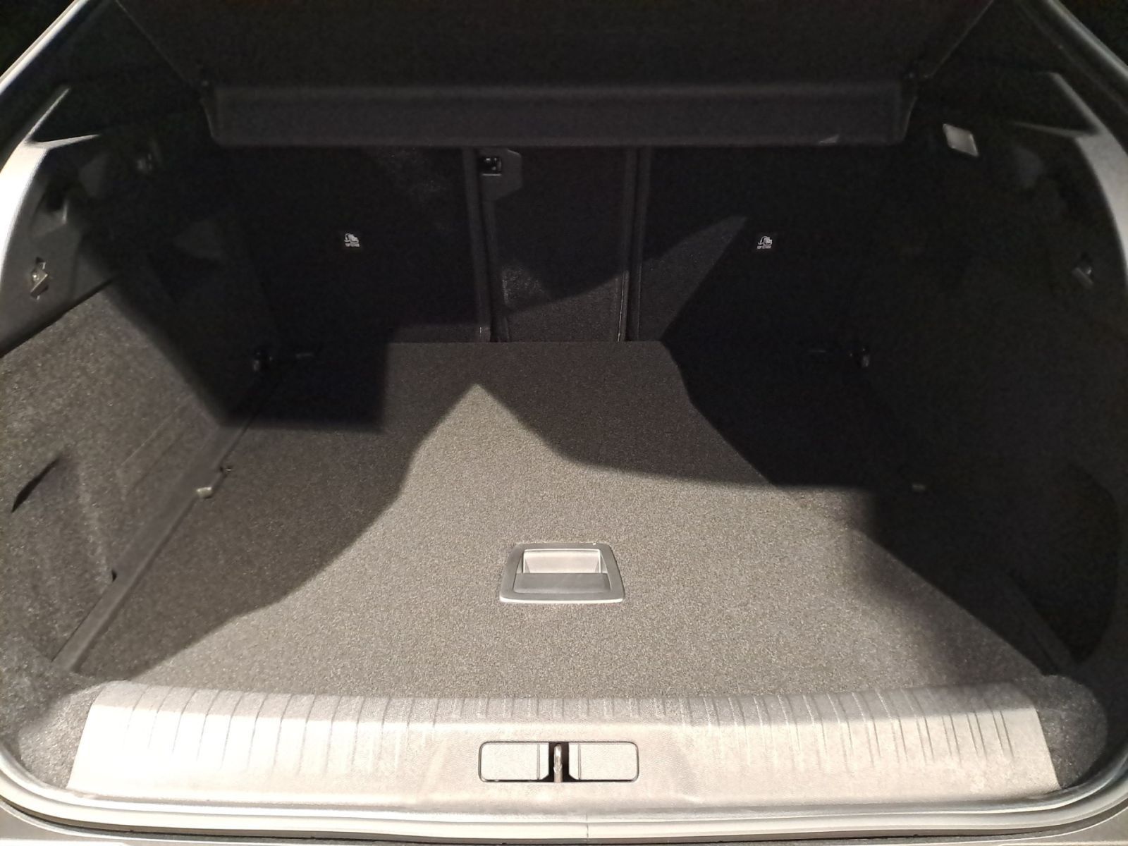 PEUGEOT 3008 GT HYBRID 145 e-DSC6 KAMERA SHZ NAVI LED