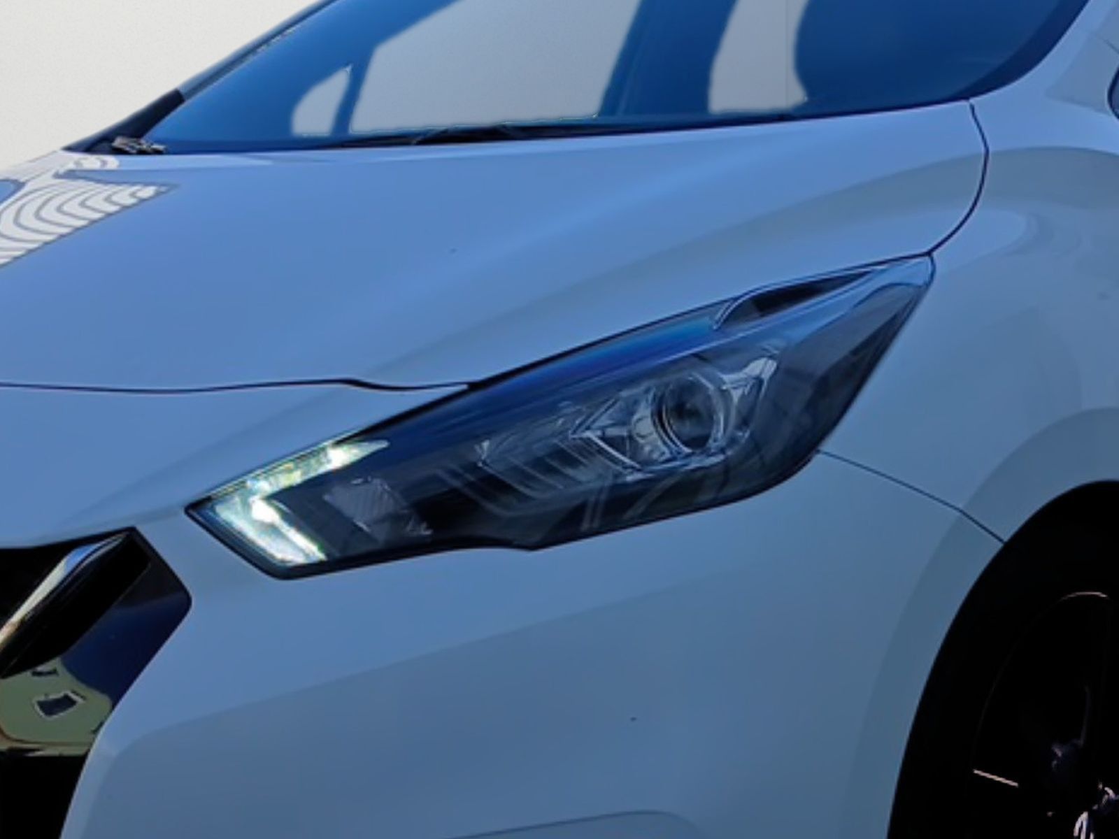 NISSAN MICRA N-SPORT AT LED Navi Kamera Alcantara