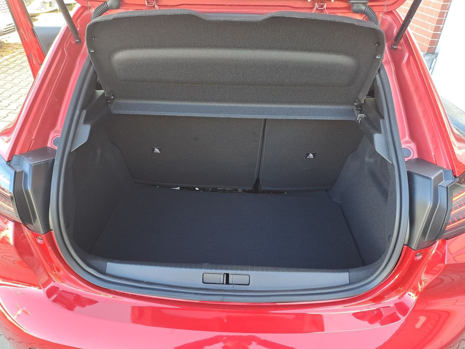 Peugeot 208 GT HYBRID 110 e-DSC6 KAMERA NAVI SHZ