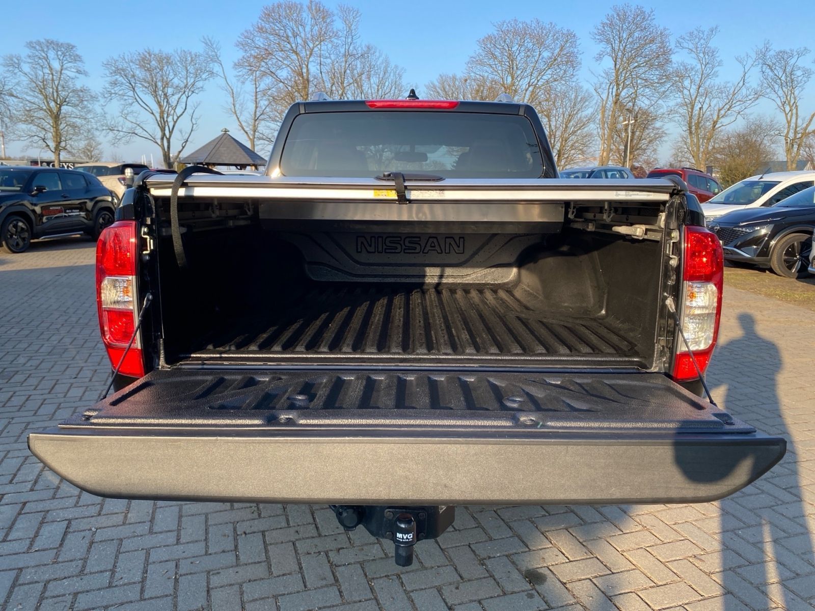 NISSAN NAVARA Tekna AT dCi 2.3 4x4- AHK, KEYLESS,CAM