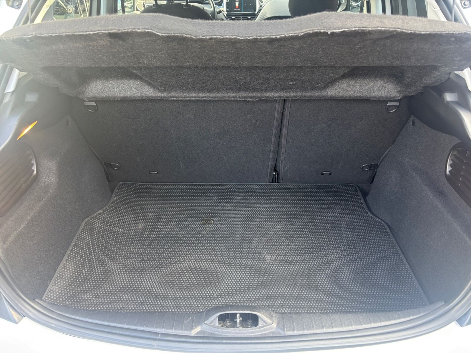 Peugeot 208 Allure AT CarPlay SITZHEIZUNG ALLWETTER LED