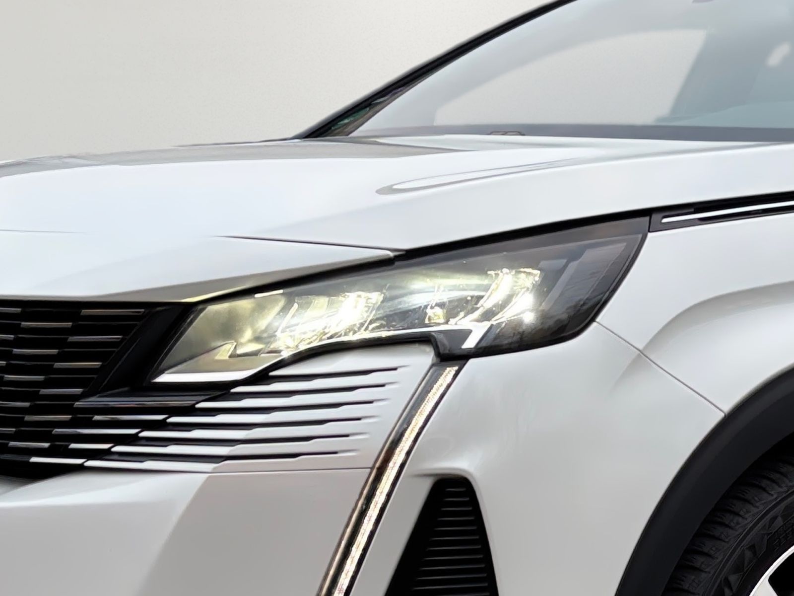 PEUGEOT 5008 Allure Pack PureTech 130 EAT8 *Kamera*SHZ*