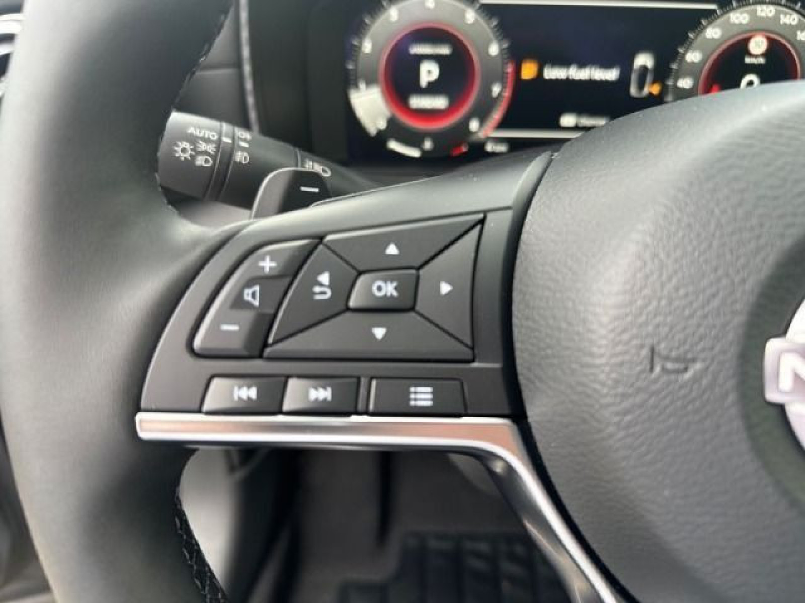 Nissan JUKE Tekna 1.0 AT LHZ SHZ PDC LED In-Car WIFI