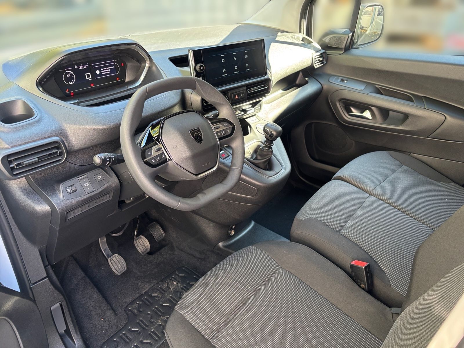 PEUGEOT Partner L1+ 130 BlueHDi *LED*Boden*3Sitzer*