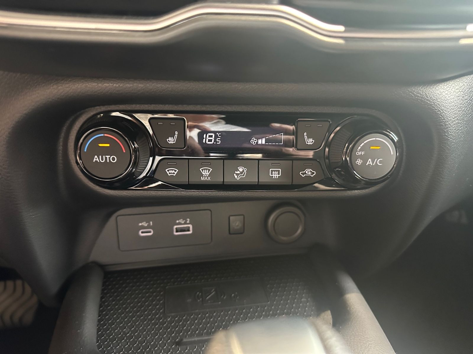Nissan JUKE N-Connecta 1.6 HYBRID Winter 360° Navi