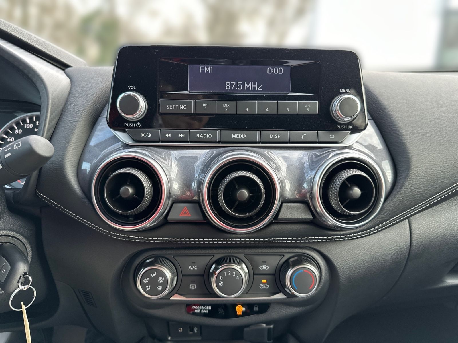 NISSAN JUKE N-STYLE 1.0 DIG-T 114PS 6MT 17"LM Bes. DESI