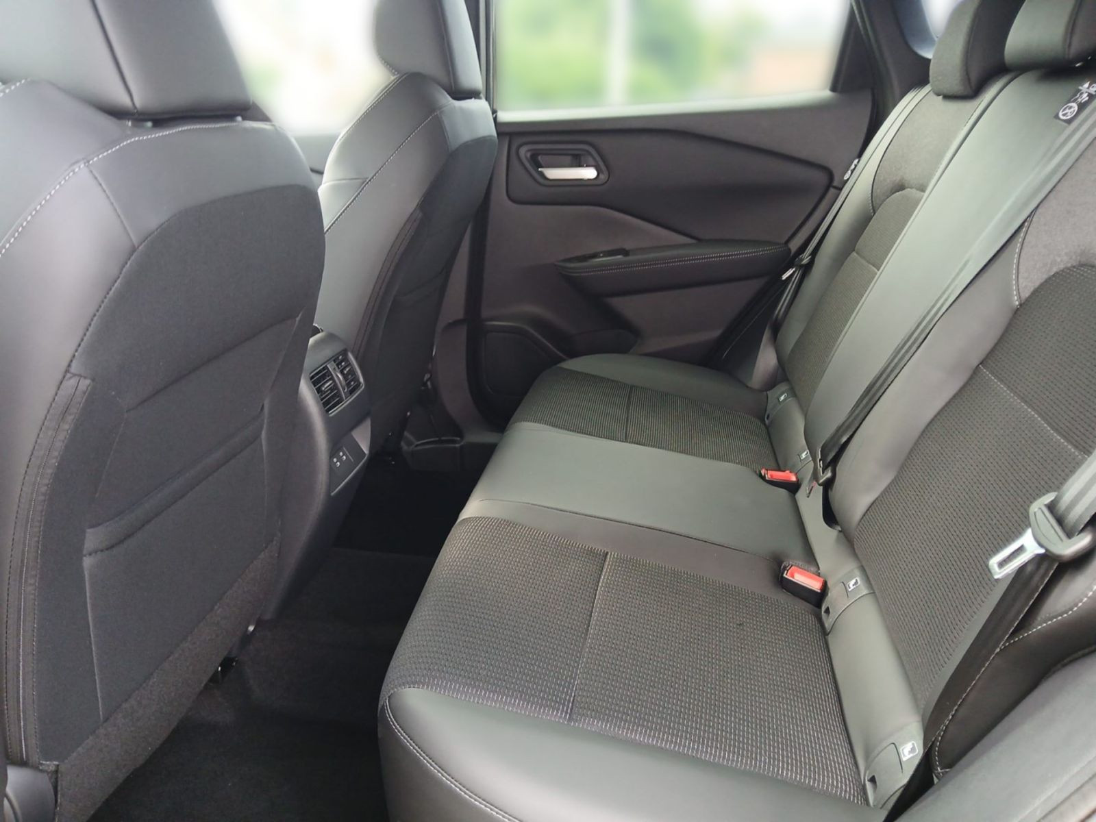 Nissan QASHQAI N-CONNECTA 1.3 MHEV AT - SHZ LHZ LED EHKL WIFI